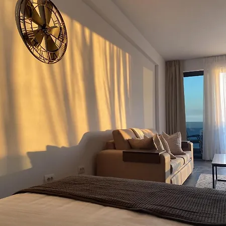 Romantic With Breathtaking Seaview